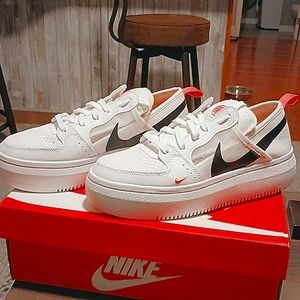 Women's Nike court line vision alta